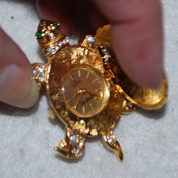 Turtle Watch/Pin - Cute! - Picture 7 of 7